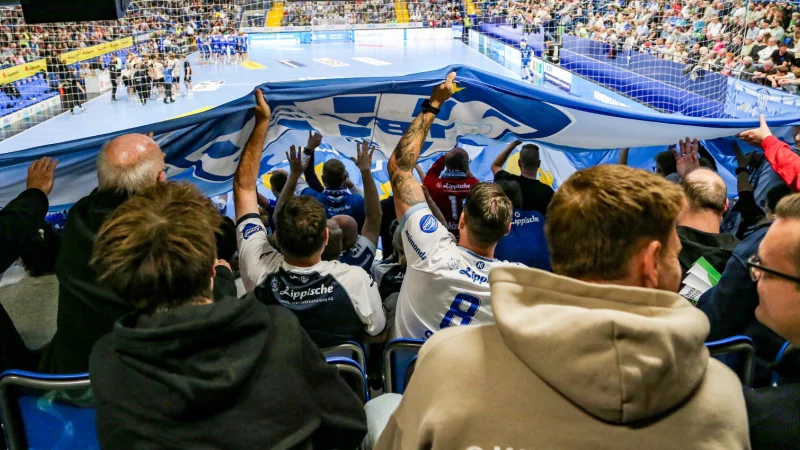 Auf die Fans des TBV ist immer Verlass: Sie sorgen für beste Stimmung im Hexenkessel. - © Paul Cohen