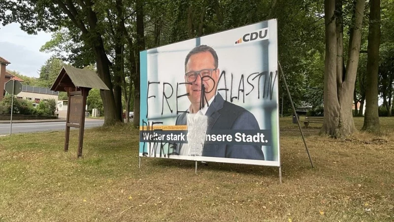 In OWL hat der Staatsschutz bereits mehrere Straftaten mit Bezug zur Kommunalwahl erfasst. Oft handelte es sich um zerst&ouml;rte Wahlplakate. - &copy; Stephanie Fust