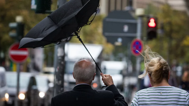 Am Dienstag wird es nochmal st&uuml;rmisch in OWL. - &copy; picture alliance/dpa