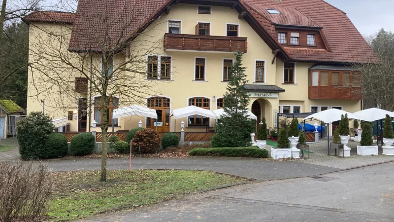 Der D&ouml;renkrug ist heute immer noch ein Restaurant mit angegliederter Pension. - &copy; Cordula Gr&ouml;ne