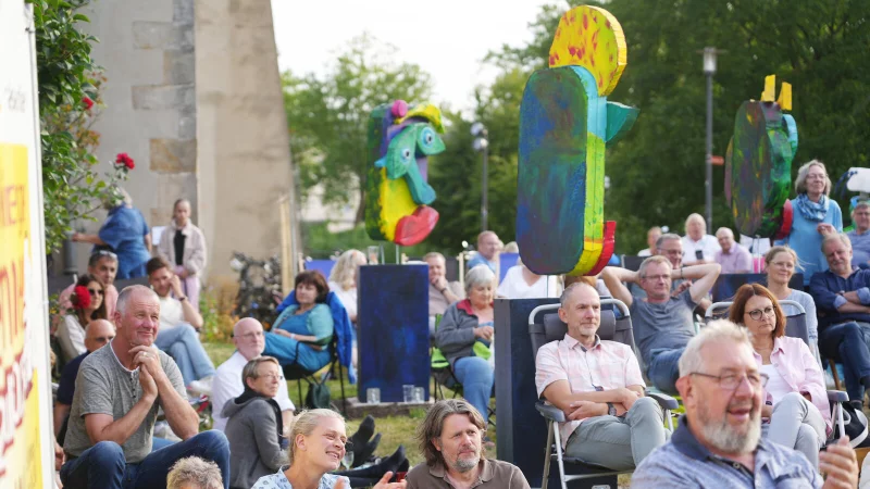 Dieser Sockel wurde zerstört. - © Manfred Huette