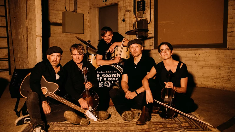 Legen eine weitere neue Single vor und spielen in der Heimatstadt: Die Band "In Search of a Rose". - &copy; ISOAR