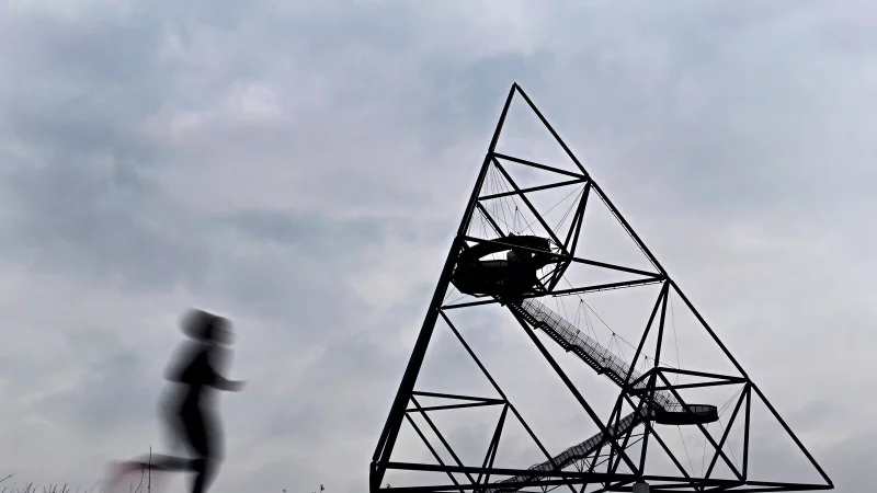 "Tetraeder" in Bottrop: Der Stadt droht eine schwere Finanzkrise. - &copy; Federico Gambarini/dpa