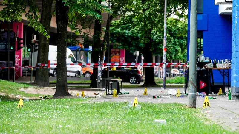 Der Bereich rund um den Tatort ist von der Polizei abgesperrt worden. - © Paul Brinkmann