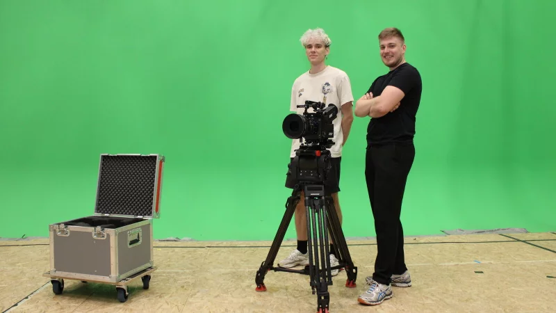 Leon Brosig (links) und Johannes Schneider stecken hinter dem Filmprojekt "Askir - ein Grab aus Eis". - &copy; Kyrill von Matuschka