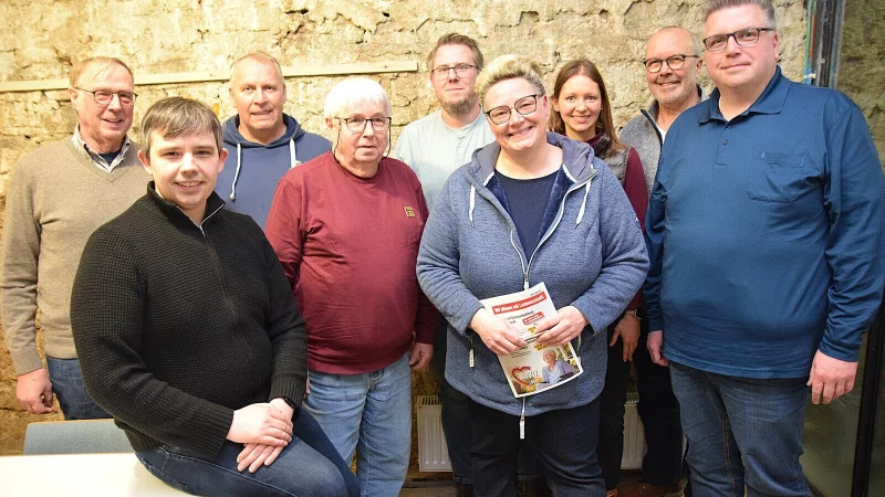Der Vorstand des SPD-Ortsvereins mit (von links) J&uuml;rgen Nolte, Patrick Kissner, Matthias Brune, Bruno-Heinz Weber, Christian Kochsiek, Frauke Kleemeier, Selina Sonnenberg, Peter Jong und Marc Kochsiek. - &copy; Karin Prignitz