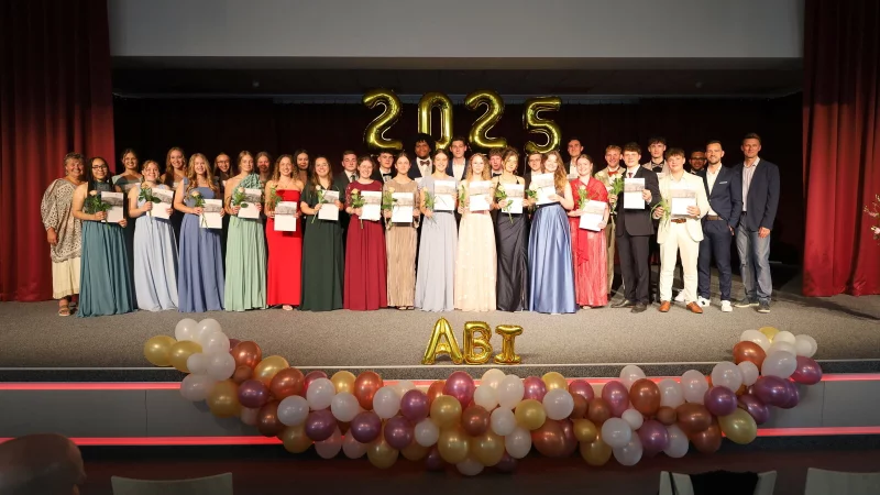 Das August-Hermann-Francke-Berufskolleg verabschiedet einen starker Jahrgang. - © AHF-Berufskolleg