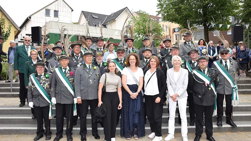 Zahlreiche Oerlinghauser Schützen werden mit Ehrungen ausgezeichnet. Foto: Karin Prignitz - © Karin Prignitz