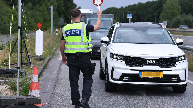 Die Bundesregierung will die illegale Migration begrenzen und hat dazu unter anderem station&auml;re Grenzkontrollen eingef&uuml;hrt. - &copy; imago/Revierfoto