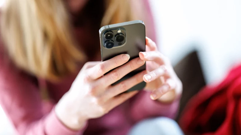 Der Hauptangeklagte aus Bielefeld und eine 15-J&auml;hrige sollen ihre Opfer per Snapchat nach Bielefeld gelockt haben. - &copy; picture alliance / dpa