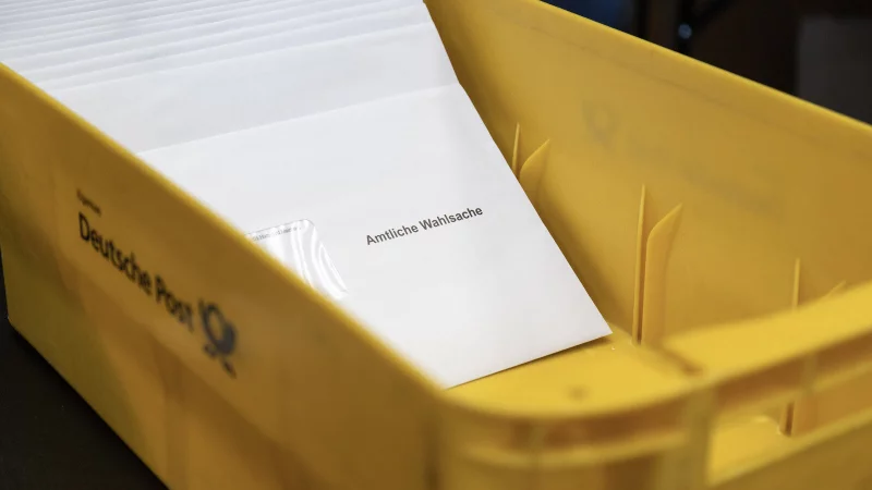F&uuml;r die Stichwahl des B&uuml;rgermeisters am 28. September sind die Stimmzettel der Gemeinde schon gedruckt. Die f&uuml;r den Landrat kommen vom Kreis und sind im Druck. Beide m&uuml;ssen Briefw&auml;hlern auch noch zugeschickt werden. - &copy; Stadt Horn-Bad Meinberg