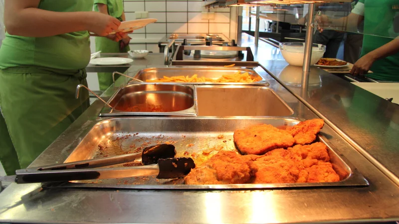 Die Mensa der Technischen Hochschule in Lemgo hebt wie die anderen Standorte des Studierendenwerks Bielefeld die Preise an. - &copy; Jana Beckmann/Archivfoto