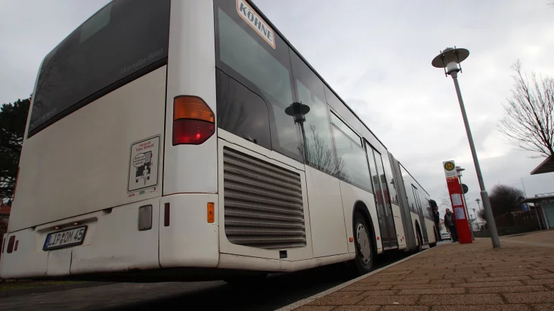 &Uuml;ber die Feiertage fahren Busse und Bahnen abweichend von den normalen Fahrpl&auml;nen. Fahrg&auml;ste sollten sich daher in den Kundencentern oder online &uuml;ber &Auml;nderungen informieren. - &copy; Jens Rademacher