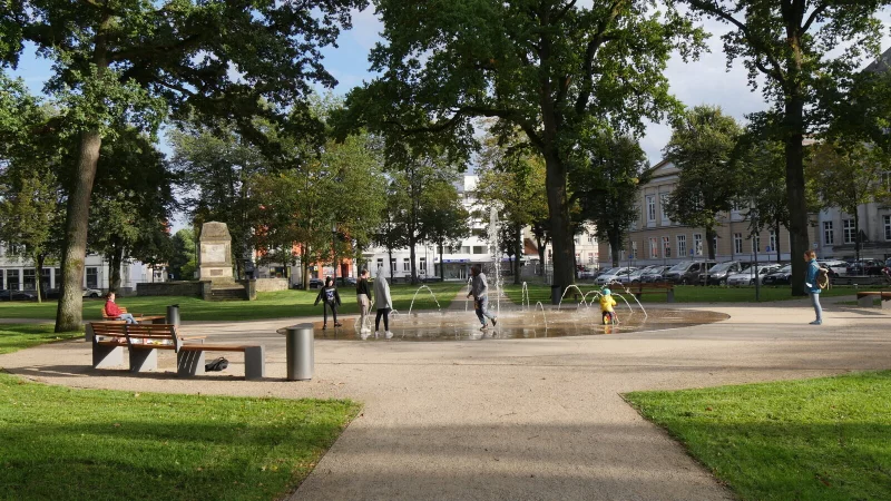 Der Kaiser-Wilhelm-Platz mitten in Detmold. - © Archivfoto: Silke Buhrmester
