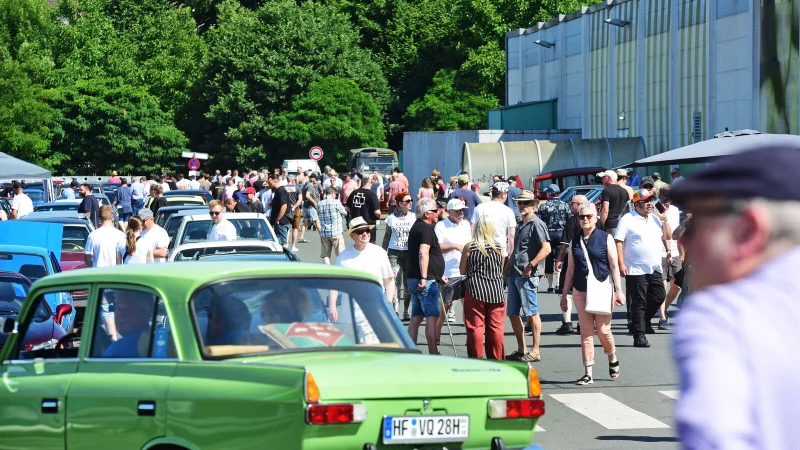 Old- und Youngtimertreff begeistert in der Lemgoer Innenstadt - © Nicole Ellerbrake