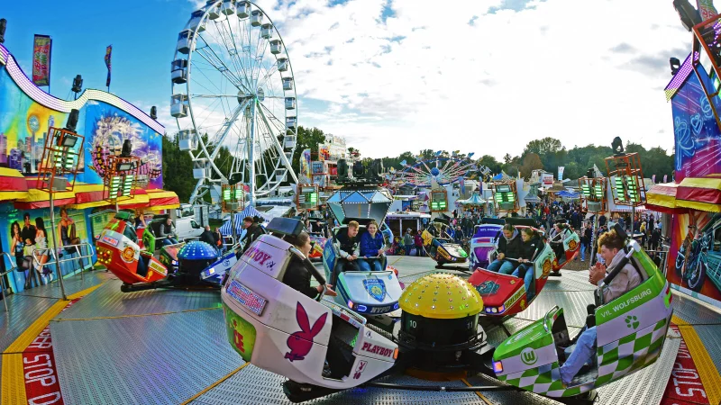 Reinholdi zieht Jahr f&uuml;r Jahr die Massen an. Viele nutzen f&uuml;r die Anreise die extra eingesetzten Shuttlebusse. - &copy; Archivfoto: Nicole Ellerbrake