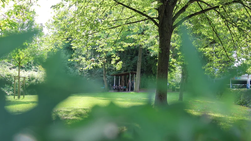 Ermittler fanden dank Obersationen im Gorki-Park nicht nur ein Drogenversteck - sondern auch eine Schusswaffe mit passender Munition in einem Einmachglas. - &copy; Janet K&ouml;nig