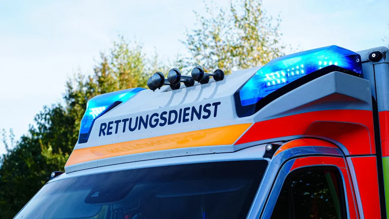 Rettungswagen in NRW: Streit um die Kostenübernahme für „Fehlfahrten“ könnte bald Bürger belasten. - © picture alliance / Eibner-Pressefoto