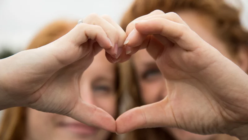 F&uuml;r einige war die Dating-App der Schl&uuml;ssel zum gro&szlig;en Gl&uuml;ck. F&uuml;r andere ein Albtraum. - &copy; picture alliance / dpa Themendie