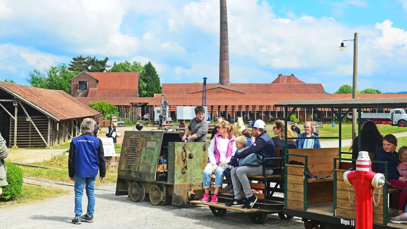 Die Museumsbahn dreht flei&szlig;ig ihre Runden und ist wie gewohnt ein echter Besuchermagnet. - &copy; Nicole Ellerbrake