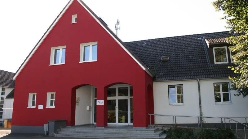 Die Bunte Schule in M&uuml;ssen muss eine Mensa bekommen. Ein Anbau k&ouml;nnte eine L&ouml;sung sein. - &copy; Sandra Castrup