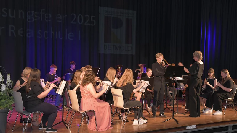 Das Schulorchester begeisterte während der Abschlussfeier. - © Realschule 1