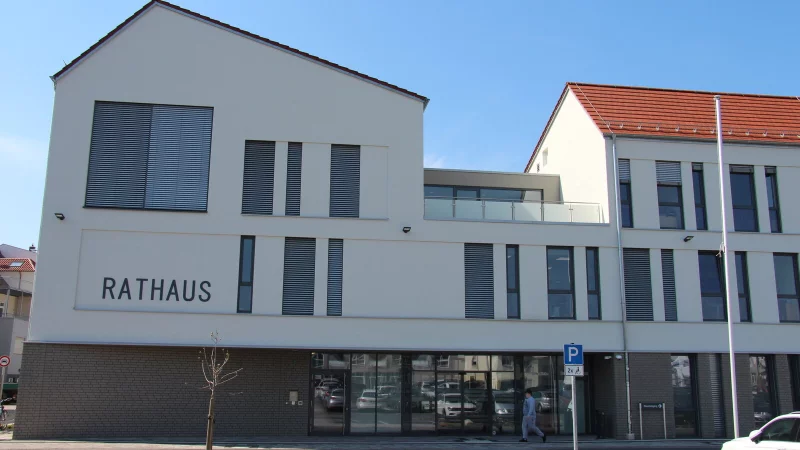 Vor allem die Themen Stellenplan und Personalkosten im Vorfeld der Haushaltsverabschiedung für eine ausgiebige politische Diskussion. - © Archivfoto: Astrid Sewing