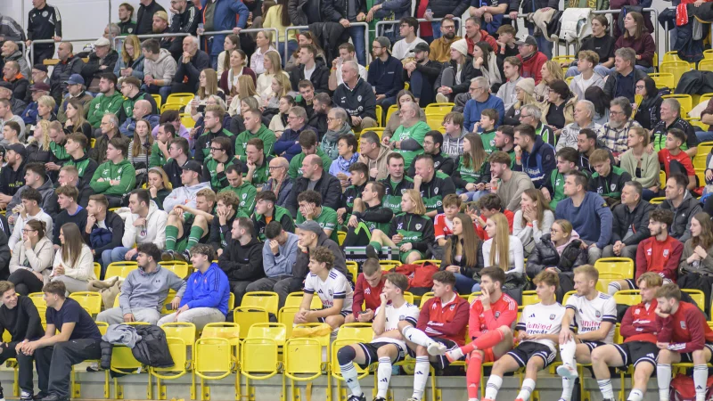 Volle R&auml;nge in Augustdorf. - &copy; Egon Penner