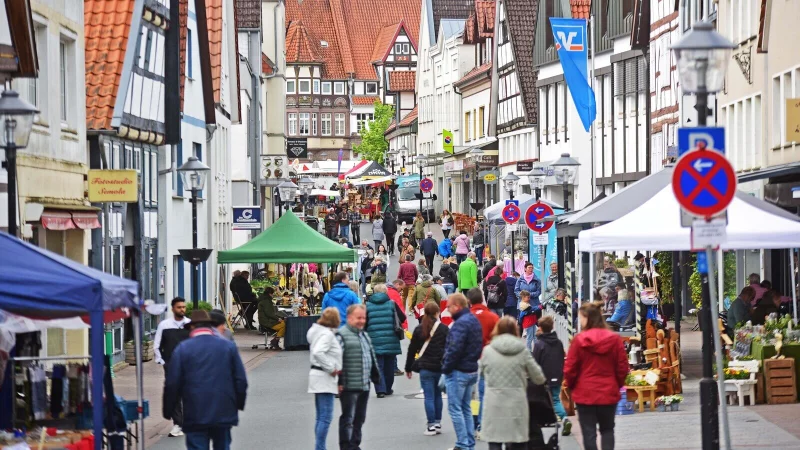 Auf dem Markt gab es für die Besucher viele selbst hergestellte Waren zu entdecken. - © Nicole Ellerbrake