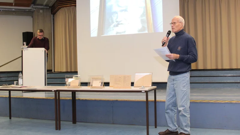 Louis Pawellek (links) und Zeitzeuge Thomas Gabelin im November 2024 in Blomberg. Nun kommen die beiden nach B&ouml;singfeld. - &copy; Kyrill von Matuschka