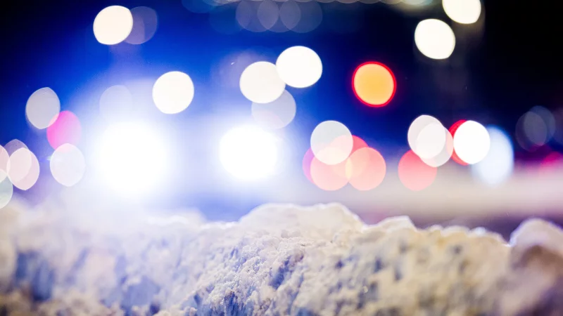 Der Deutsche Wetterdienst warnt vor Eisregen und Stra&szlig;engl&auml;tte im Kreis Lippe - &copy; Moritz Frankenberg/dpa