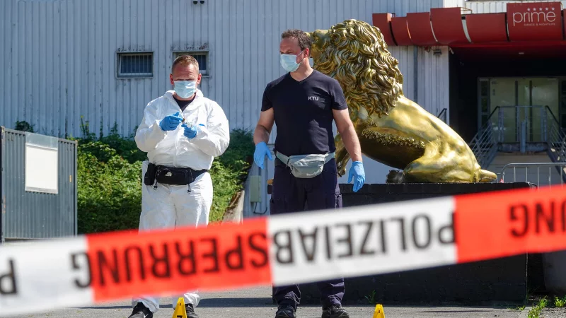 Vor der Diskothek "Prime" in Bielefeld-Brackwede ist es am Samstagmorgen, 19. Juli, zu der Messerattacke unter jungen Partygängern gekommen. - © Paul Brinkmann