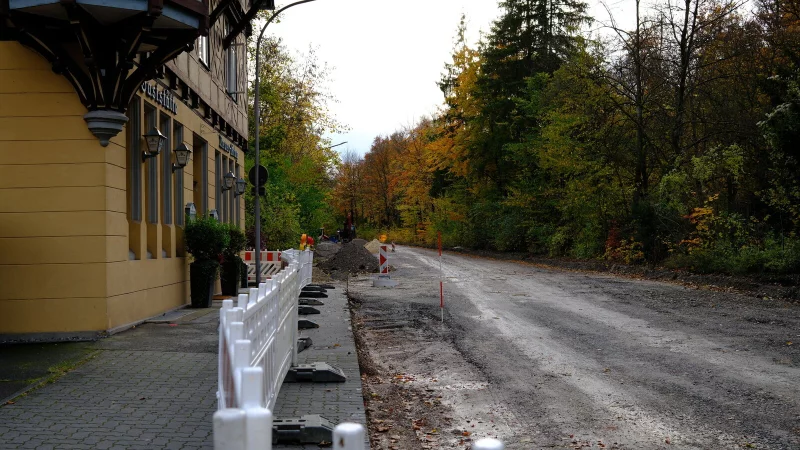 Die Baustelle Paderborner Stra&szlig;e: Vor dem Neuen Krug wird k&uuml;nftig eine der neuen Busspuren herf&uuml;hren. - &copy; Sven Koch