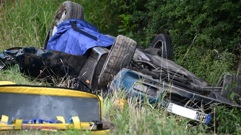 Für den Fahrer kam beim Unfall auf der Bundesstraße 64 jede Hilfe zu spät. - © Thomas Kube