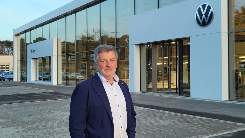 Der G&uuml;tersloher Unternehmer Matthias Mense (62) verlagert seine VW-Sparte in den Neubau. Zun&auml;chst r&auml;umt er den Standort Verler Stra&szlig;e frei. - &copy; Ludger Osterkamp