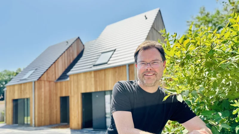 Die vier fertigen Mikroh&auml;user von Architekt Thomas Lampe in der Stra&szlig;e Niederbreede in Quelle. - &copy; Stefan Becker