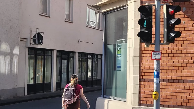 An der Echternstra&szlig;e gibt der Sch&uuml;tze auf den Ampeln die Rot- und Gr&uuml;nphase f&uuml;r die Fu&szlig;g&auml;nger vor. - &copy; Katrin Kantelberg