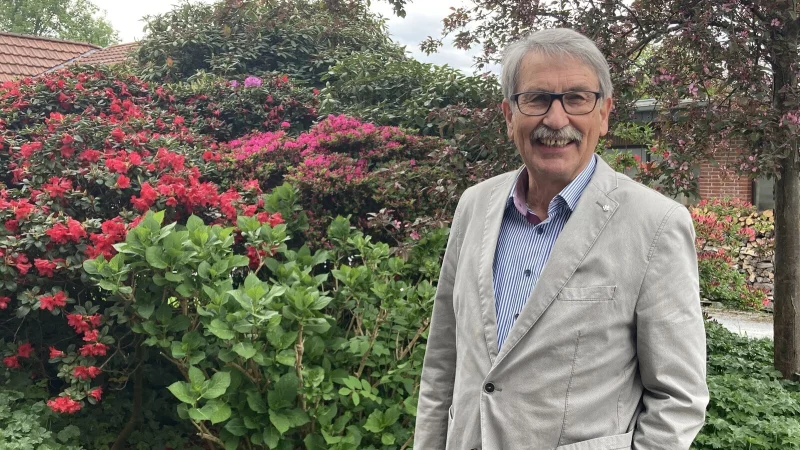 Gerd Töpper ist neuer Ortsbürgermeister von Hiddesen. Eine Aufgabe, die ihm viel Freude bereitet. - © Cordula Gröne