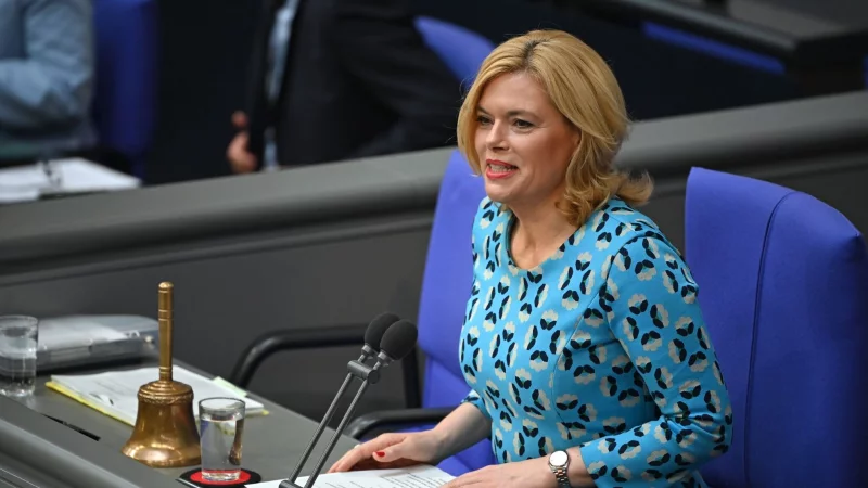 Die Präsidenten des Deutschen Bundestags spricht im Interview über spricht über Veteranentag, Bundeswehr-Ansehen und die Würde des Bundestags. - © Katharina Kausche/dpa