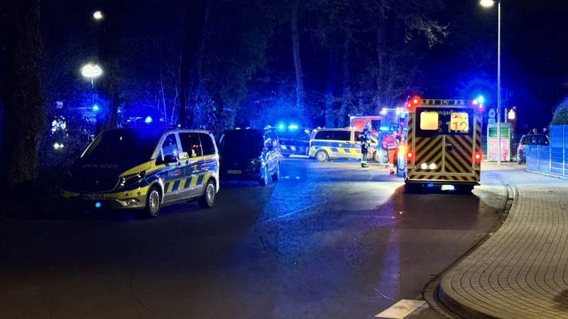 In Bielefeld Windfl&ouml;te fand am sp&auml;ten Abend ein gr&ouml;&szlig;erer Polizeieinsatz statt. - &copy; Paul Brinkmann