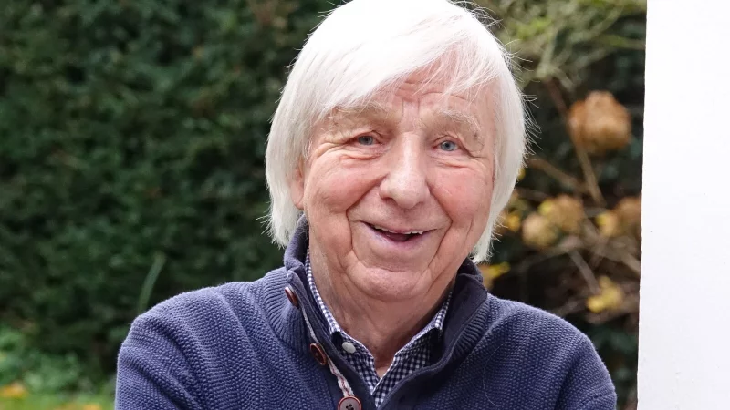 Rolf Everding war erfolgreich als Innenarchitekt, moderierte in den 70er Jahren im ZDF und hat nun erneut ein Buch geschrieben. - &copy; Axel B&uuml;rger