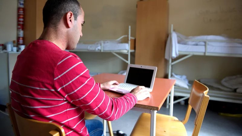 Der Städtetag NRW warnt Kommunen davor aktuell ungenutzte Flüchtlingsunterkünfte aufzugeben. Zu groß ist die Sorge, dass die Flüchtlingszahlen wieder steigen. - © picture alliance / dpa