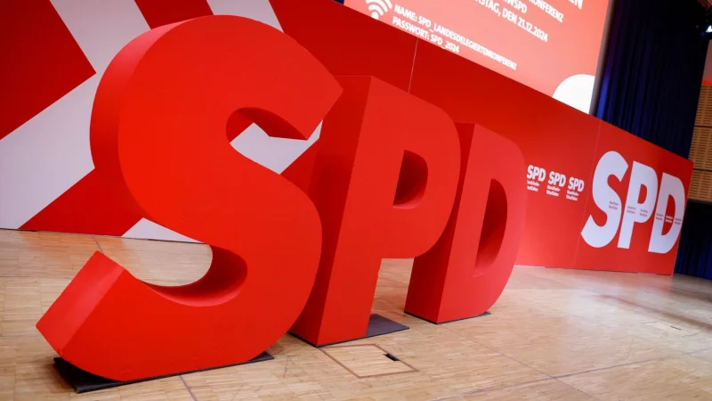 In der SPD ist eine neue Debatte um den Umgang mit Russland entbrannt - und das kurz vor dem Parteitag. - © Thomas Banneyer/dpa
