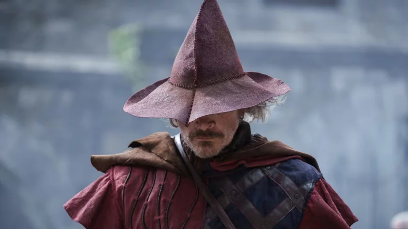 Geheimnisvoller Fremder: Schauspieler G&ouml;tz Otto als Rattenf&auml;nger in der ZDF-Serie "Hameln" - &copy; Quelle ZDF/Guido Marx