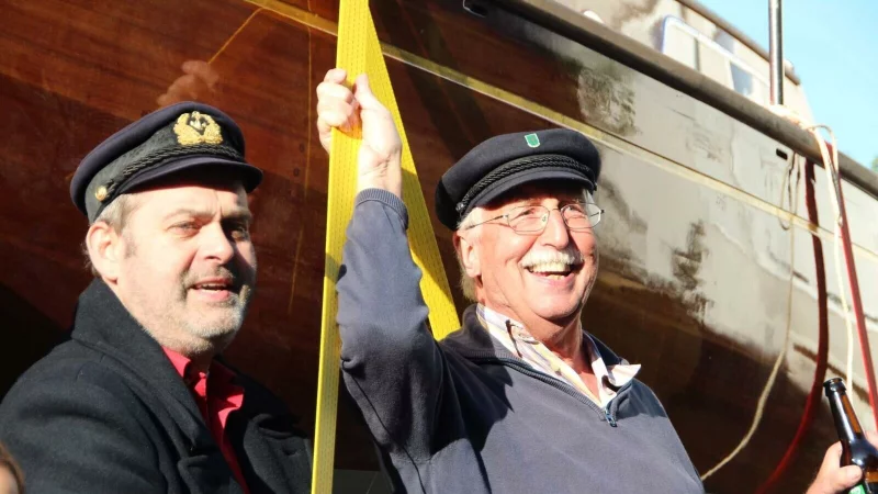 Ludger Nieh&uuml;ser (l.) und Kurt Bock vor zehn Jahren w&auml;hrend der Schiffstaufe. - &copy; Ludger Nieh&uuml;ser