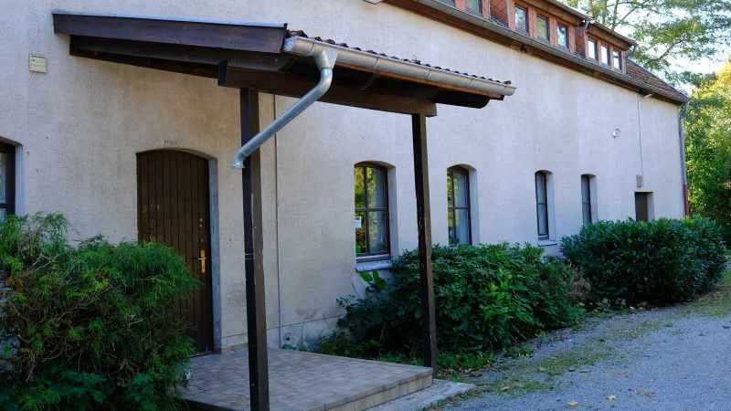 Das Geb&auml;ude in Arnims Park soll barrierefrei werden - das Dorfgemeinschaftshaus in Brokhausen ebenfalls. - &copy; Sven Koch