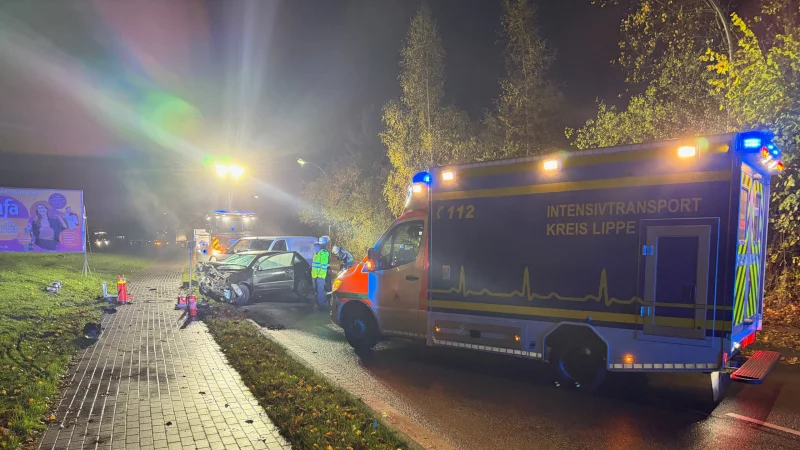 Zu einem Verkehrsunfall ist es am Montagabend auf der B66 in D&ouml;rentrup gekommen. - &copy; Feuerwehr D&ouml;rentrup