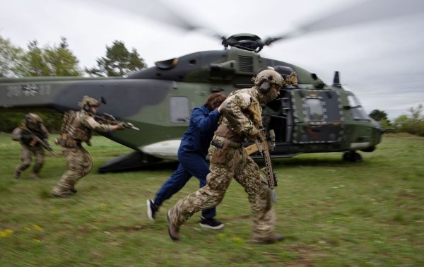 Kommando Spezialkräfte - © Foto: Marijan Murat/dpa