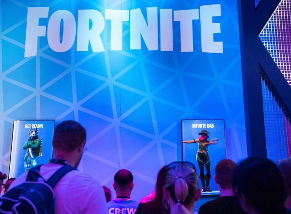 Der «Fortnite»-Entwickler Epic Games verletzte absichtlich die App-Store-Regeln und wurde dafür von Apple verbannt. (Archivbild) - © Andrea Warnecke/dpa-tmn/dpa