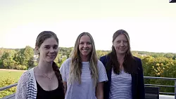 Erforschen Misophonie: Ellen Bürger (v. l.), Sarah Hommel und Hanna Kley von der Psychotherapie-Ambulanz der Uni Bielefeld. - © Uni Bielefeld